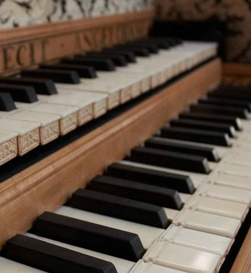 harpsichord-800x867